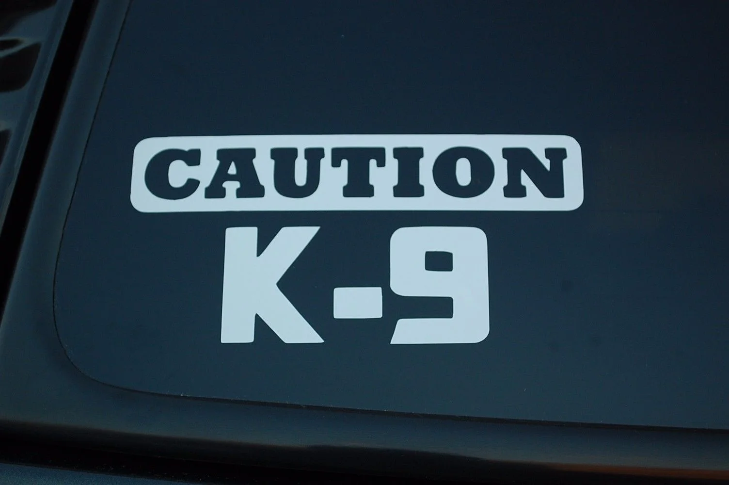Для осторожности Наклейка с собакой K-9, виниловая наклейка, Окно Выбора цвета / размера V331 для стайлинга автомобилей