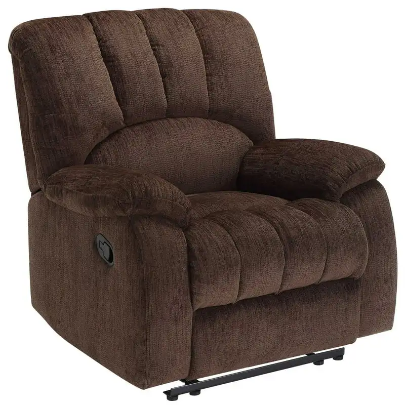 Просторное кресло с удобными подушечками в карманах, обито тканью разных цветов