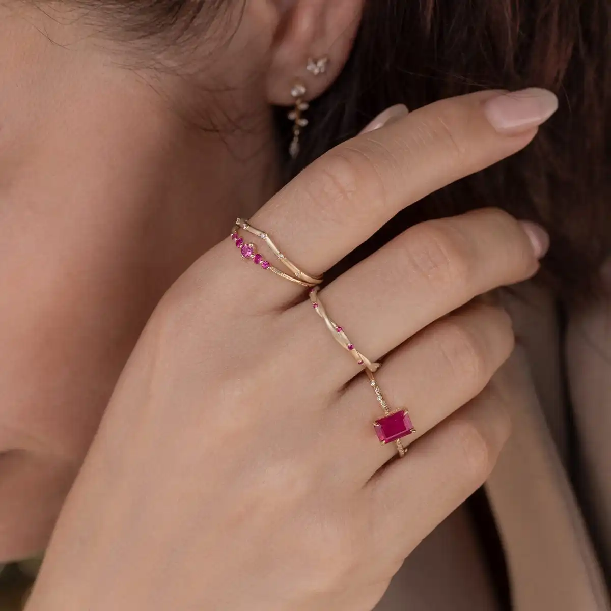 Элегантное кольцо с рубином из стерлингового серебра S925 пробы с искрящимся красным драгоценным камнем для женщин